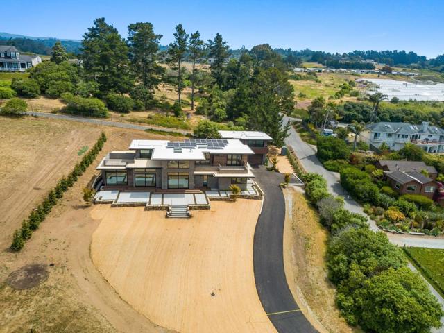 600 Sea View Terrace, La Selva Beach CA: https://media.crmls.org/mediaz/f7bd86f1-44da-4692-a514-9e0e5bc402b5.jpg