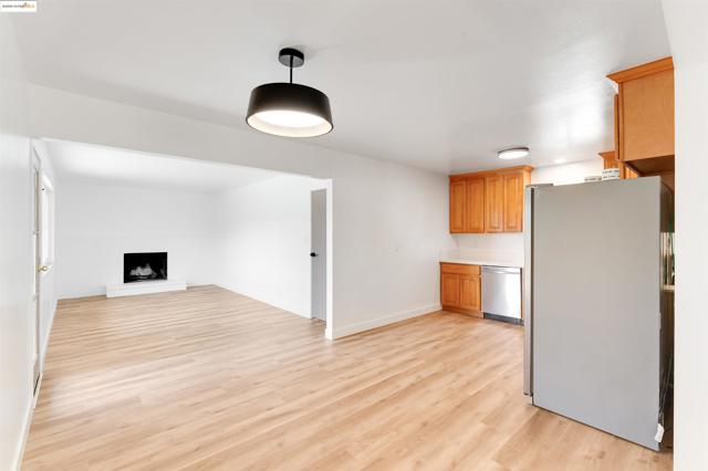 1908 New Jersey St, Fairfield CA: https://media.crmls.org/mediaz/f7bd881c-9180-45a2-bb56-5cb77ec59007.jpg
