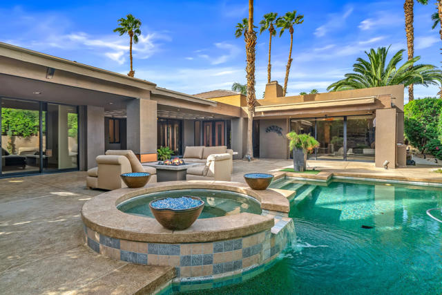 79200 Jack Rabbit Trail, La Quinta CA: https://media.crmls.org/mediaz/f7bd9d3e-d37a-4274-9816-e7c5f175a421.jpg