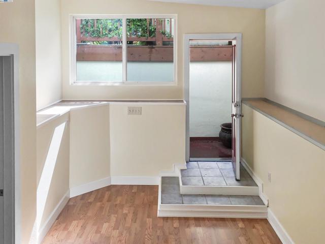 Image 2 of 40 For 2622 Kingsland Ave