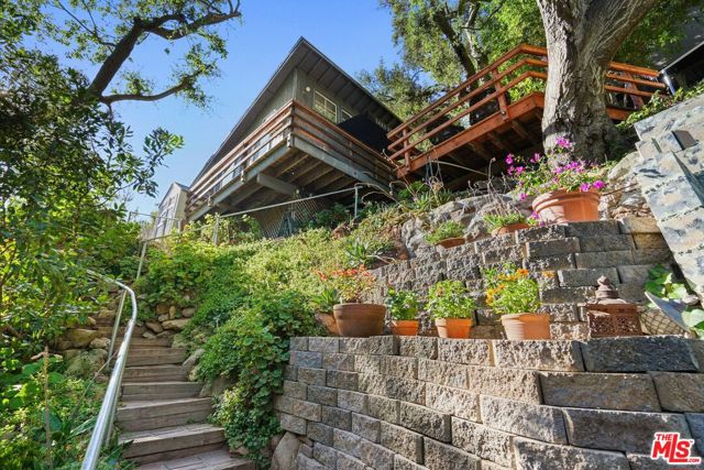 860 Old Topanga Canyon Road, Topanga CA: https://media.crmls.org/mediaz/f7be310a-c2d6-4fb2-babe-f72cdd6e2cf0.jpg