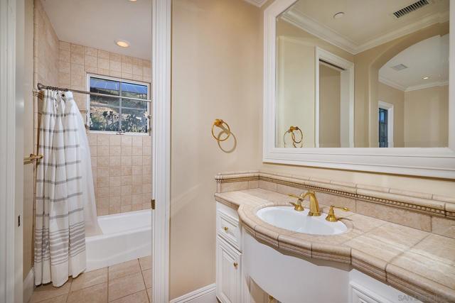 14460 Cheyenne Trl, Poway CA: https://media.crmls.org/mediaz/f7be5bec-b843-431d-853d-38d71ae2c7a7.jpg