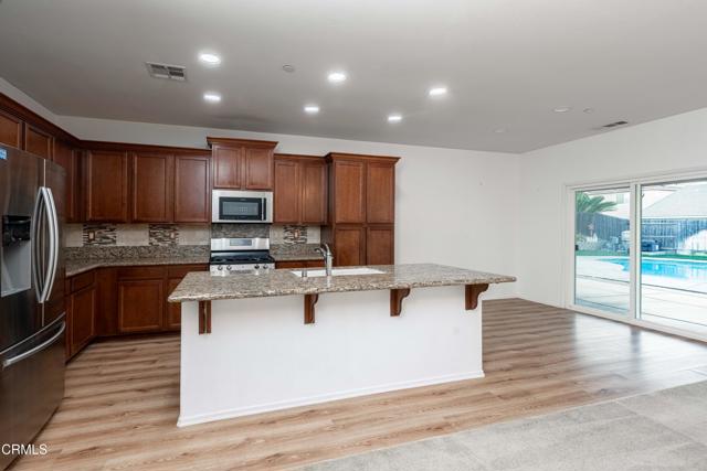 10909 Rainwater Lane, Bakersfield CA: https://media.crmls.org/mediaz/f7be76e5-fbbc-4e5e-964c-a0bdd5413da6.jpg