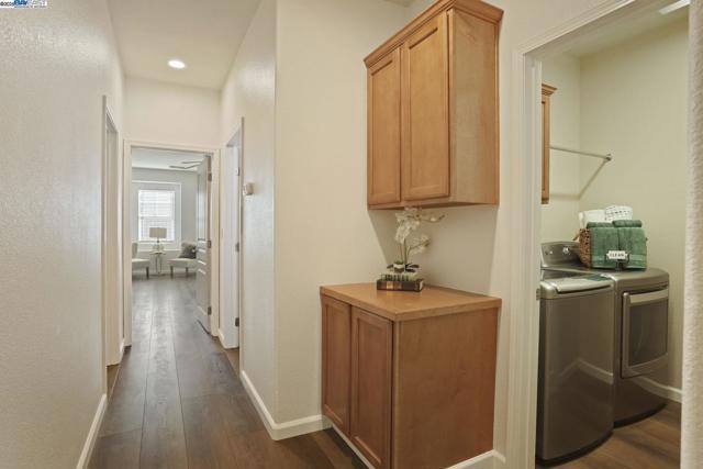 292 W Lucita Way, Mountain House CA: https://media.crmls.org/mediaz/f7bf1684-5b7c-4753-b9ec-97200f0959d8.jpg