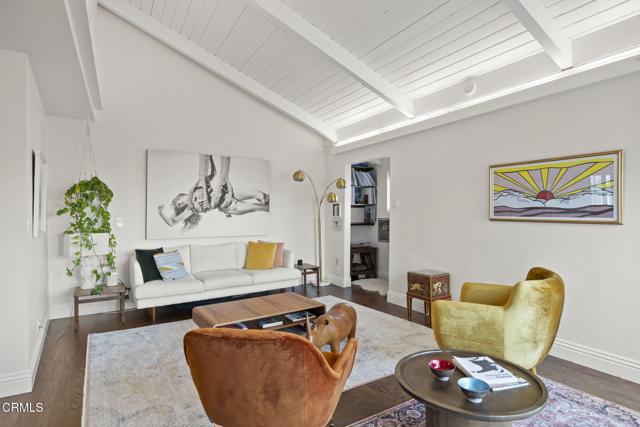 999 Waterbury Lane, Ventura CA: https://media.crmls.org/mediaz/f7bf5845-86f4-4620-888b-6bd918baf2b9.jpg