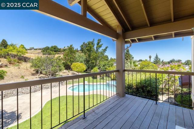 987 Morello Ave, Martinez CA: https://media.crmls.org/mediaz/f7c0256e-ca40-43bf-81d6-df3adcc82f08.jpg