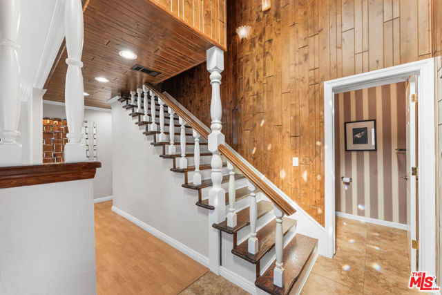 18032 Mariner Drive, Victorville CA: https://media.crmls.org/mediaz/f7c07bd6-a750-48d8-b725-75a3271a5fe7.jpg