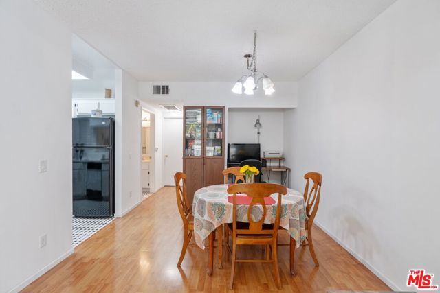11150 Glenoaks Boulevard, 41 photo 7