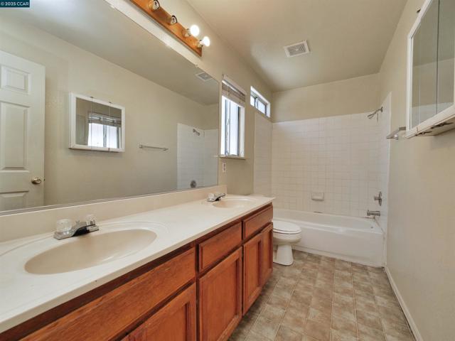 4212 Dunster Drive, Salida CA: https://media.crmls.org/mediaz/f7c0d3b1-6fbe-41b7-9481-cea311c4c75c.jpg
