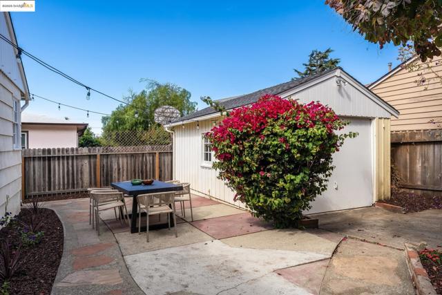 7249 Blake St., El Cerrito CA: https://media.crmls.org/mediaz/f7c0ef6e-6fb3-4d2d-bf35-693e76fa957e.jpg