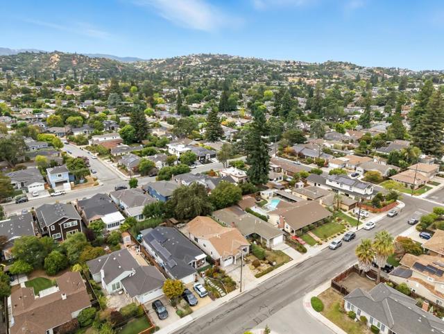 1426 Chestnut Street, San Carlos CA: https://media.crmls.org/mediaz/f7c1258b-333c-4fd4-923b-0f1c3348a20b.jpg