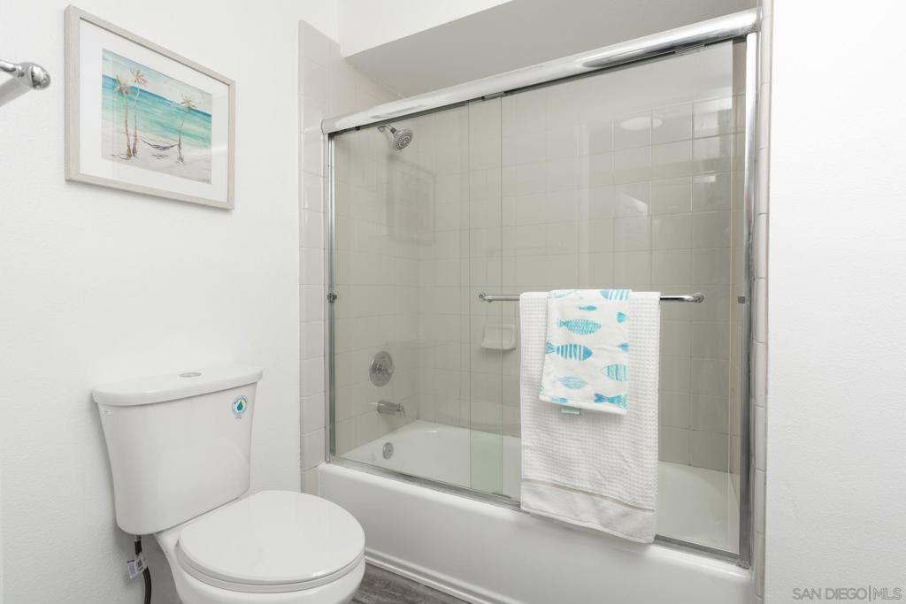 1040 Washington Ave - photo 13