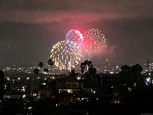 4607 Santa Cruz, San Diego CA: https://media.crmls.org/mediaz/f7c18f38-02c6-46df-b99e-c38e57c164e0.jpg