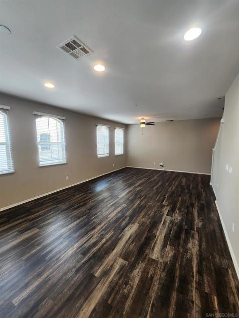 5059 Juneberry Ct, San Diego CA: https://media.crmls.org/mediaz/f7c1b973-c668-4ea6-bf3b-aa46e91ff652.jpg