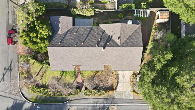915 Berry Avenue, Los Altos CA: https://media.crmls.org/mediaz/f7c2693d-f54e-4407-8a00-6d4c5d812cdd.jpg