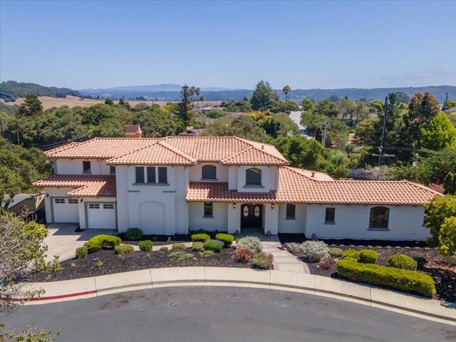 2100 Stone Ridge Drive, Royal Oaks CA: https://media.crmls.org/mediaz/f7c32e7c-9022-42fd-9991-502e79c24bcf.jpg