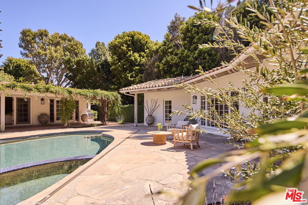 6105 Bonsall Drive