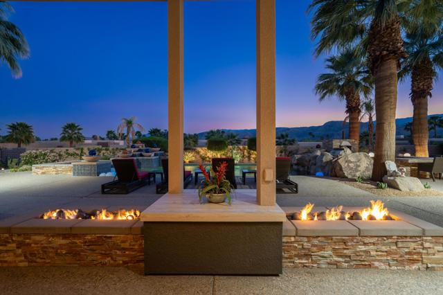 8 Ledgestone Lane, Rancho Mirage CA: https://media.crmls.org/mediaz/f7c42826-758d-42e9-8d46-a7b76d65c50b.jpg