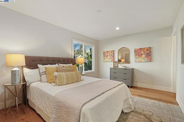 25 Mackenzie Pl, Danville CA: https://media.crmls.org/mediaz/f7c4369f-8e0c-4e4d-8621-91efd897eed9.jpg