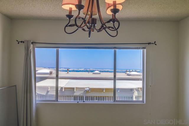 954 Harbor View Dr, San Diego CA: https://media.crmls.org/mediaz/f7c437ef-eea5-48c2-b712-08b520d6e844.jpg
