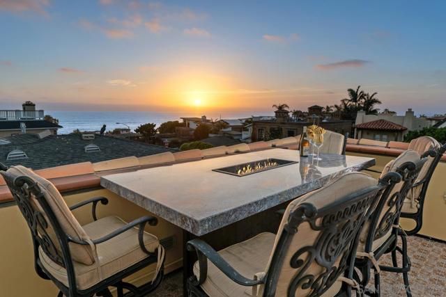 7344 Olivetas Ave, La Jolla CA: https://media.crmls.org/mediaz/f7c47e92-3d5d-451d-b6af-b16274c81f43.jpg