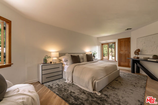 3105 Ledgewood Drive, Los Angeles CA: https://media.crmls.org/mediaz/f7c4c629-a081-47d4-ac1e-cad68ff28641.jpg