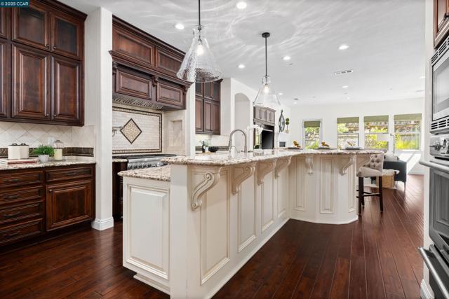 837 O'Brien Place, Danville CA: https://media.crmls.org/mediaz/f7c4f987-ec03-492c-98ec-09c452592c0a.jpg