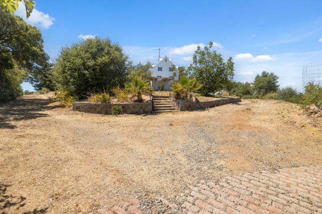 110 Silverline Road, Los Gatos CA: https://media.crmls.org/mediaz/f7c5d717-87de-4085-a980-b9a52f98eab9.jpg