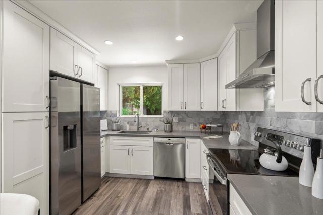 886 Garland Drive, Palo Alto CA: https://media.crmls.org/mediaz/f7c68273-4da9-4717-a2dd-7afdcbfc7357.jpg
