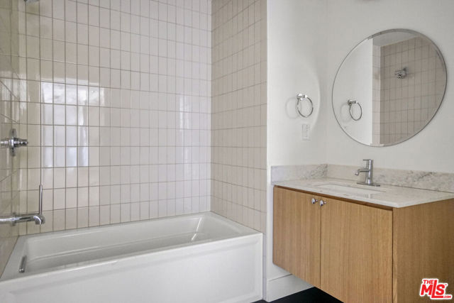 1822 Overland Avenue, Los Angeles CA: https://media.crmls.org/mediaz/f7c68460-2160-40c1-b965-c217ce46a611.jpg