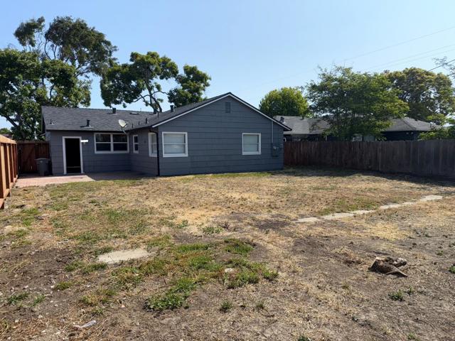 364 Sequoia Street, Salinas CA: https://media.crmls.org/mediaz/f7c692d9-48af-4dfd-b113-71cbd321b437.jpg