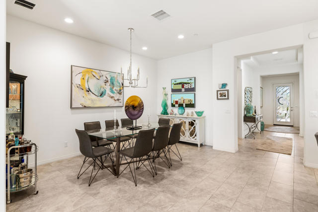 Image 18 of 86 For 43595 Vacanza Court