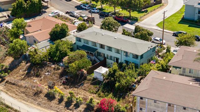 2201 07 Burroughs St, San Diego CA: https://media.crmls.org/mediaz/f7c76448-4d00-4e99-a70c-7eb7bd9f421b.jpg