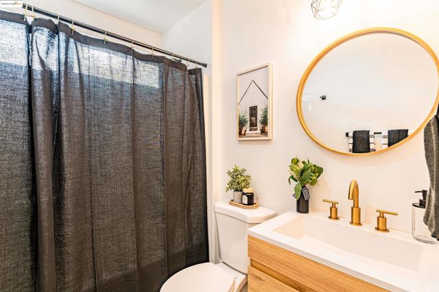 5425 Spur St, Riverbank CA: https://media.crmls.org/mediaz/f7c84e7d-2e37-46f9-9379-113d86fb4baa.jpg