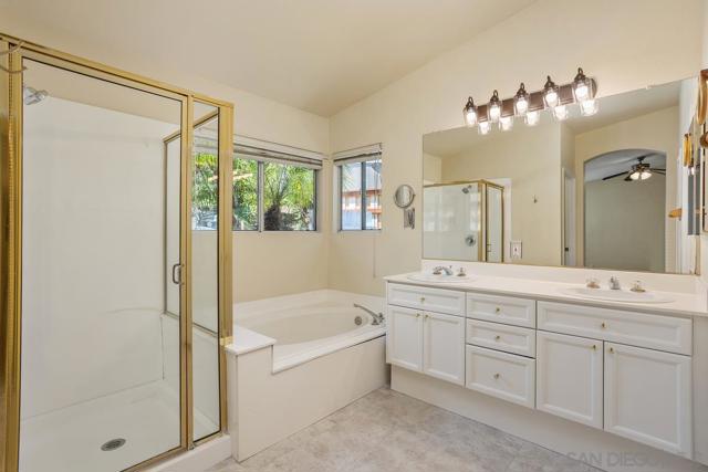 1915 Andrews Ct, Oceanside CA: https://media.crmls.org/mediaz/f7c97e40-6397-4eec-bee9-62b5ae946f30.jpg