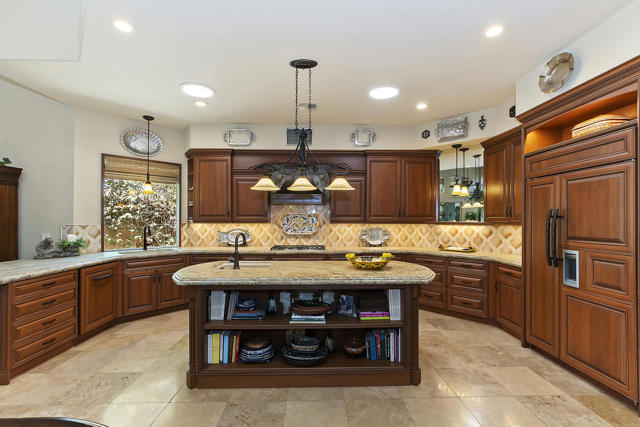 011_Kitchen