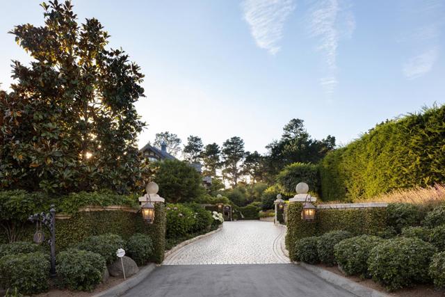 2 La Pradera Lane, Carmel CA: https://media.crmls.org/mediaz/f7cb25e1-83a6-46bf-8157-7022f5bbd2ea.jpg