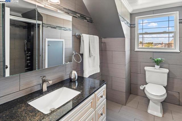 28399 CUBBERLEY CT, Hayward CA: https://media.crmls.org/mediaz/f7cb81af-b665-49ff-b1b0-30759bda6cb2.jpg