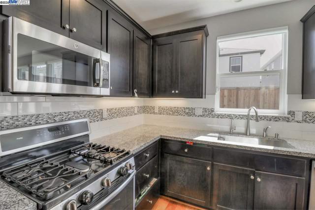 36151 Windwood Lane, Newark CA: https://media.crmls.org/mediaz/f7cba72b-c796-4785-af2f-4953d323e7a9.jpg
