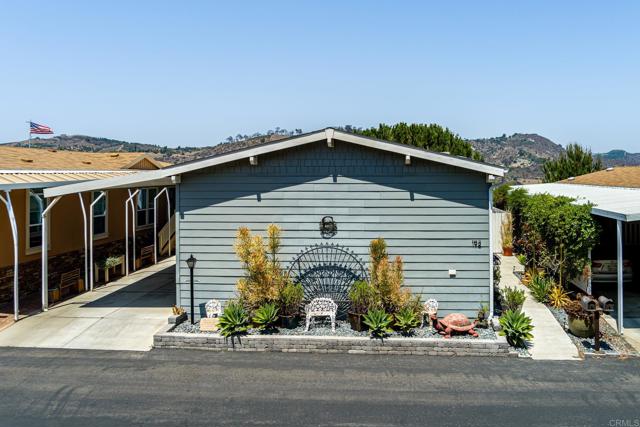 4650 Dulin Road, Fallbrook CA: https://media.crmls.org/mediaz/f7cbe3b7-62bd-4b31-a60e-ece97ad23078.jpg