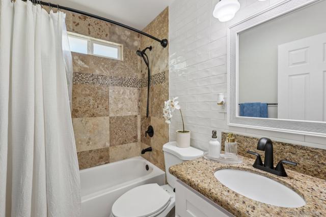 619 Parker St, Oceanside CA: https://media.crmls.org/mediaz/f7cbec8c-472c-4399-85d5-7fe6c357e49d.jpg