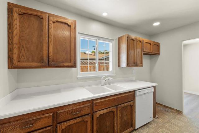 2206 San Antonio Place, Santa Clara CA: https://media.crmls.org/mediaz/f7ccafbc-801c-4288-8eec-1fb47e66c586.jpg