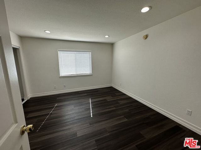 4833 Astuto Drive, Palmdale CA: https://media.crmls.org/mediaz/f7cd27b6-d6df-4390-bfd8-9faf3c5e3952.jpg