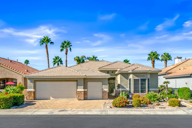 44327 Royal Lytham Drive, Indio CA: https://media.crmls.org/mediaz/f7cda9ae-ac38-4257-b62b-0696e0363057.jpg