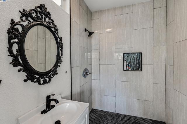 2708 60th Avenue, Oakland CA: https://media.crmls.org/mediaz/f7cdc11e-eb30-42bc-bdb0-c4a6561345ad.jpg