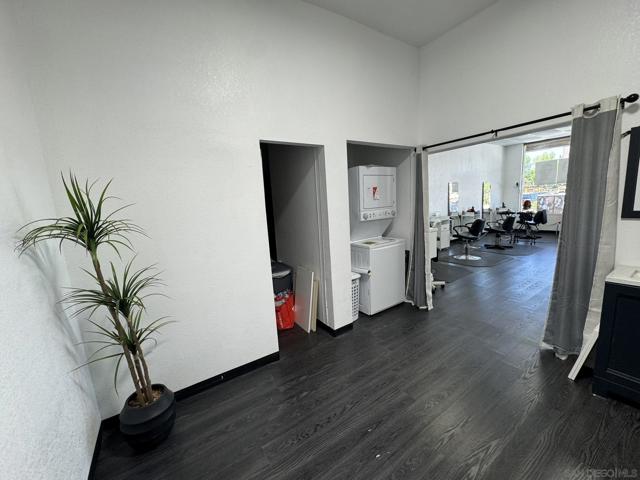 12243 Woodside Ave, Lakeside CA: https://media.crmls.org/mediaz/f7ce7b23-da55-4f13-8b27-5ae6e178b2c4.jpg