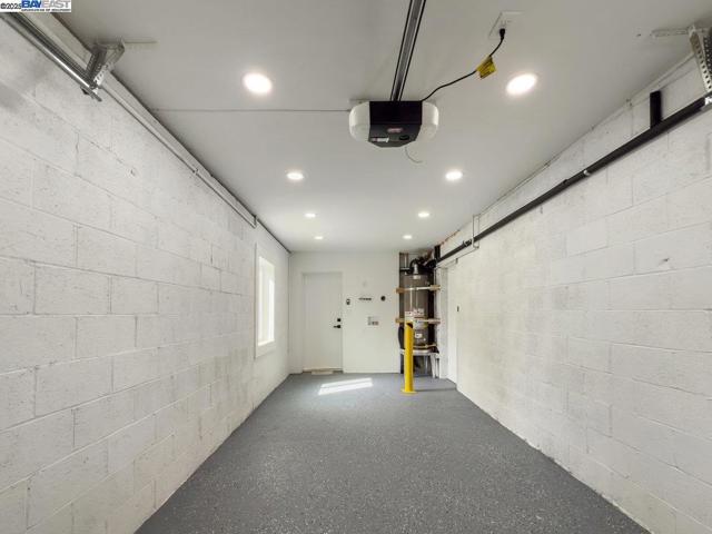 450 Lancaster Way, Redwood City CA: https://media.crmls.org/mediaz/f7cf5fb7-fd34-4101-9679-a2dd74bda893.jpg