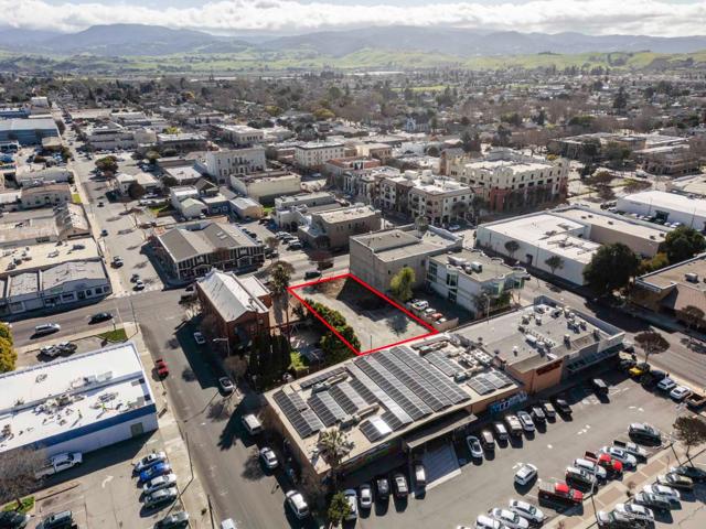 220 Fourth Street, Hollister CA: https://media.crmls.org/mediaz/f7d0a457-bba4-4788-8e65-f8704d2443a3.jpg
