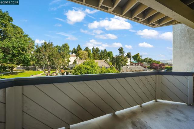 Image 19 of 25 For 25930 Kay Ave  201