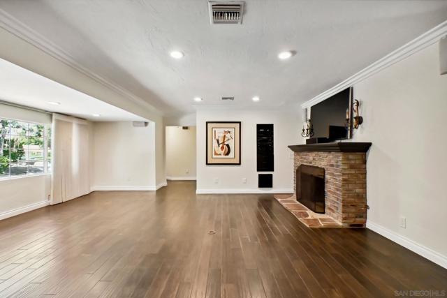 1830 Lisa Terrace, El Cajon CA: https://media.crmls.org/mediaz/f7d172d4-f69d-4685-ae03-0d09fc22ebc8.jpg